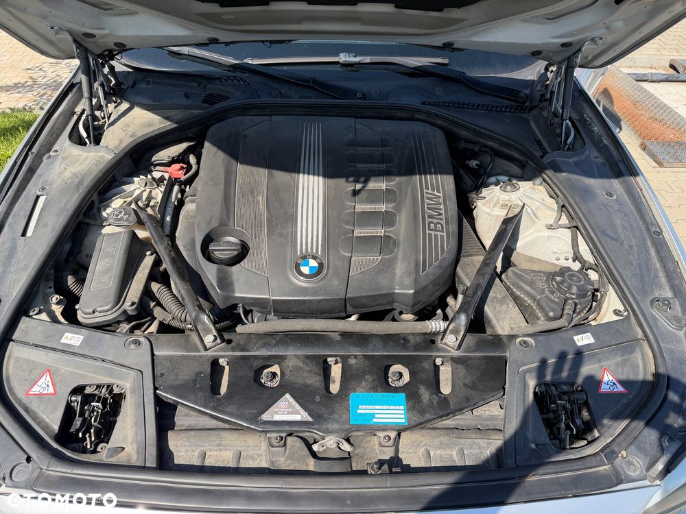 BMW Seria 5 525d - 8