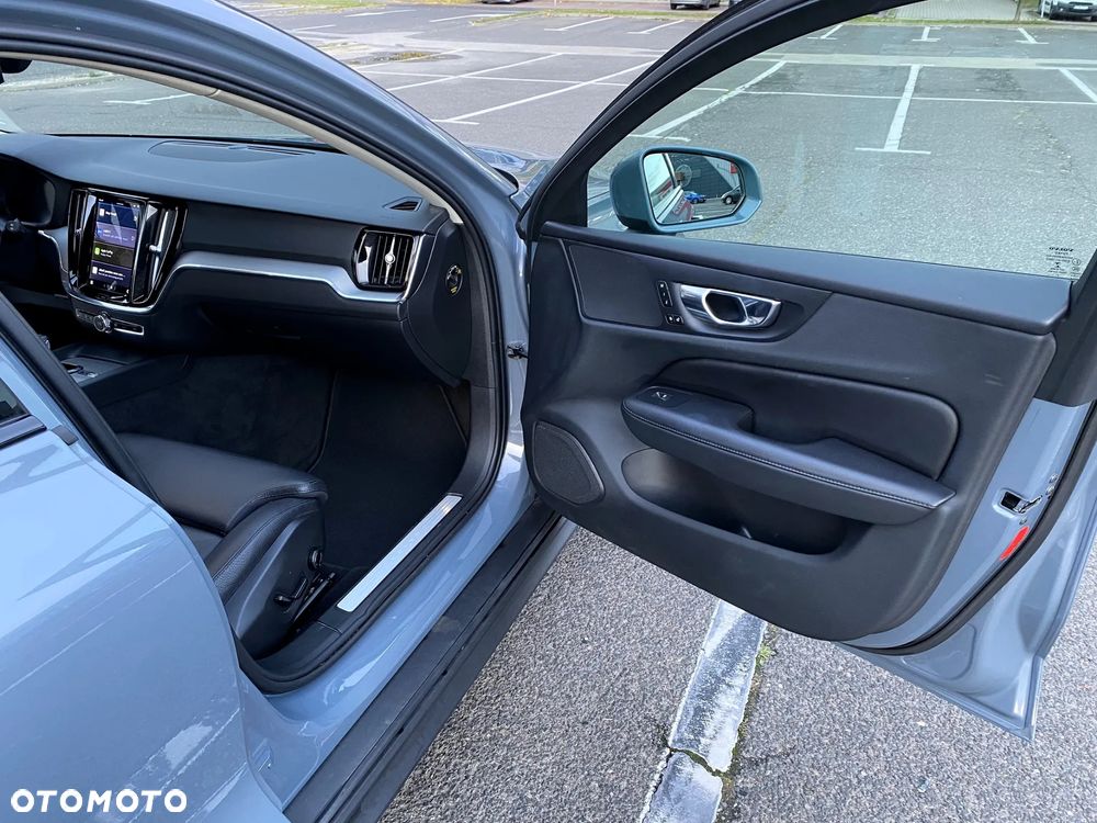 Volvo V60 Cross Country Plus B4 D AWD - 13