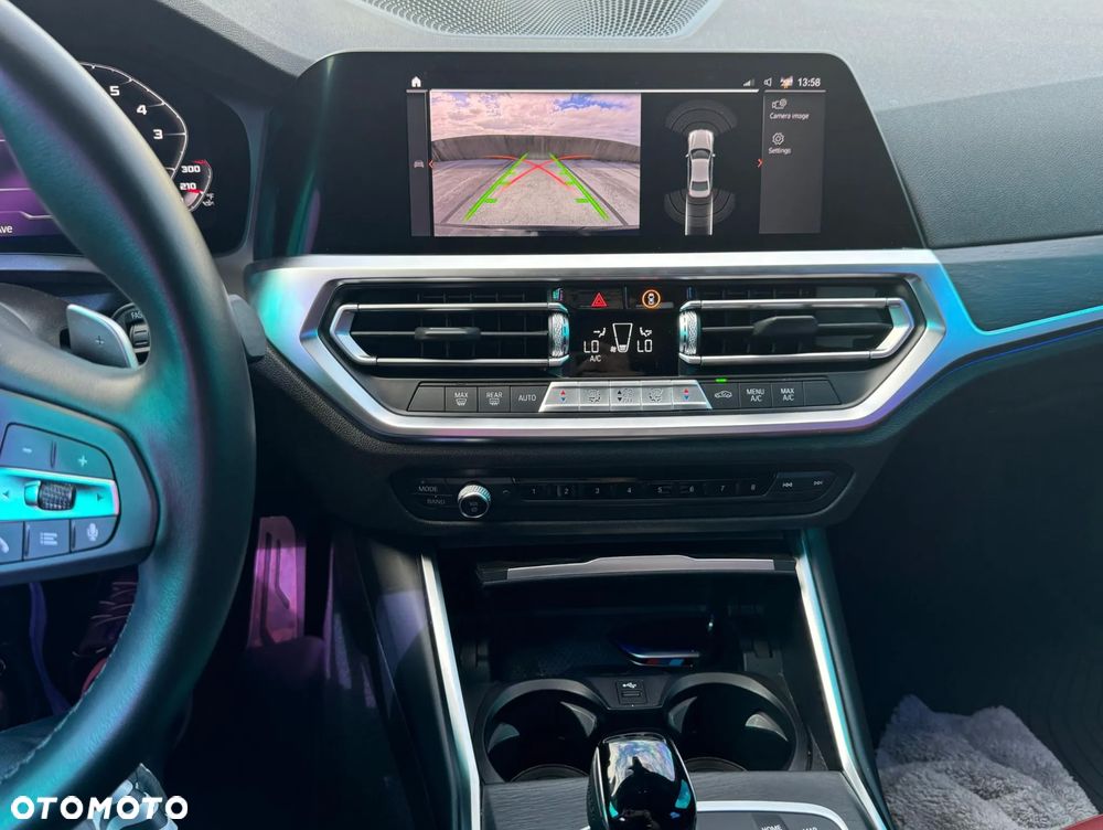 BMW Seria 3 318i Luxury Line sport - 31