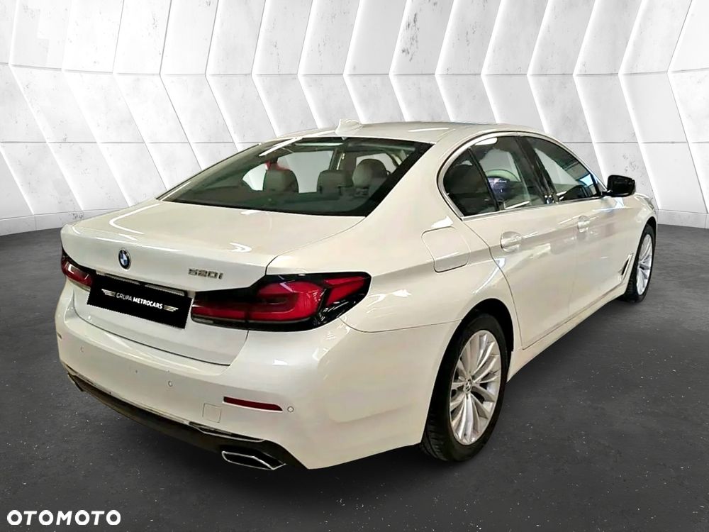 BMW Seria 5 520i GPF Luxury Line - 3