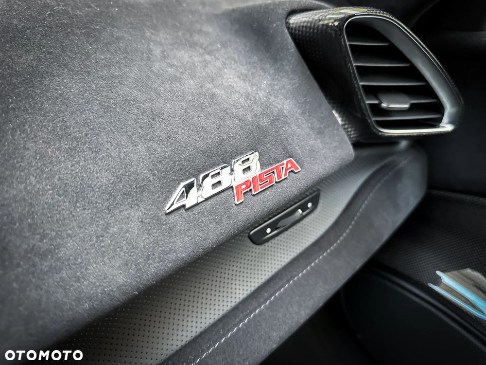 Ferrari 488 Pista - 39