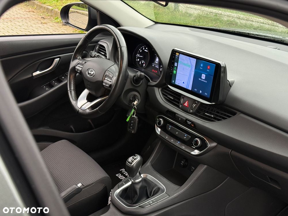 Hyundai i30 1.5 DPI Classic + - 17