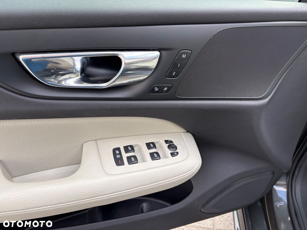 Volvo V60 T6 AWD Recharge Geartronic Inscription - 37