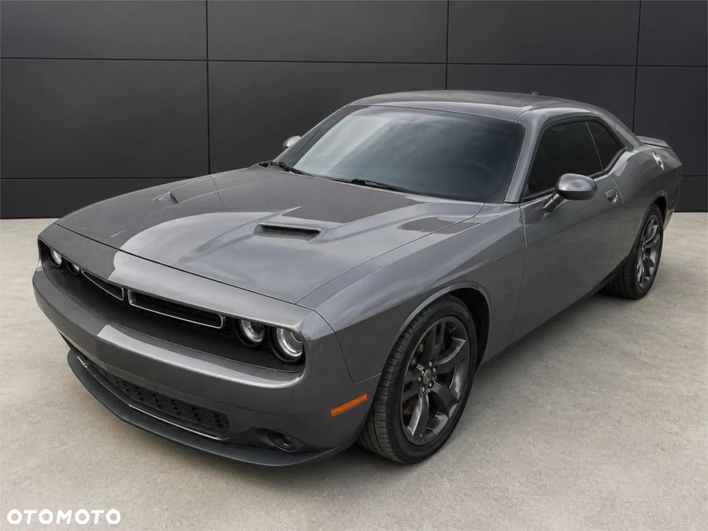 Dodge Challenger - 2