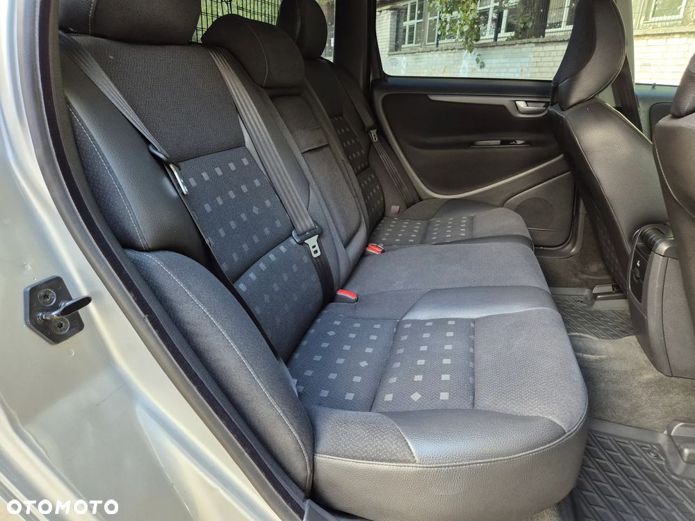 Volvo V70 2.4 Kinetic - 7