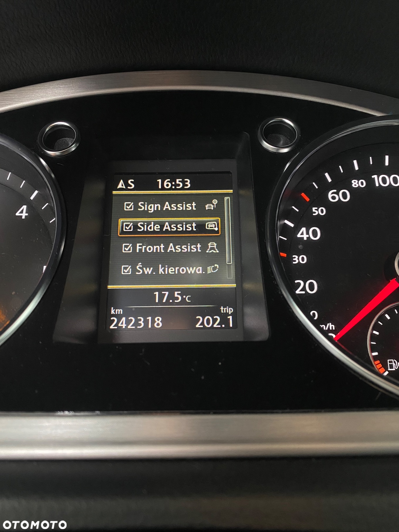 Volkswagen Passat - 9