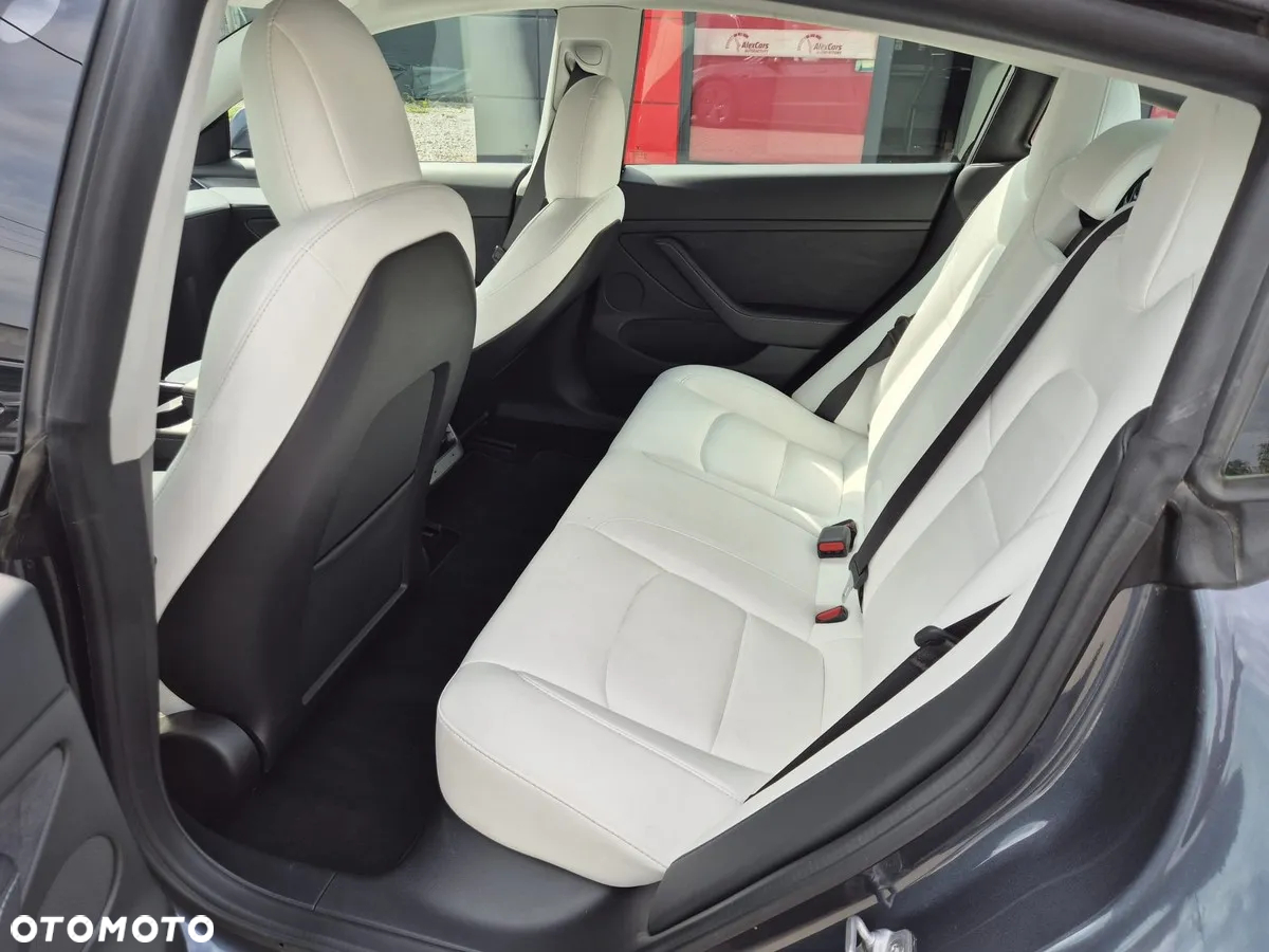 Tesla Model 3 Long Range AWD - 11