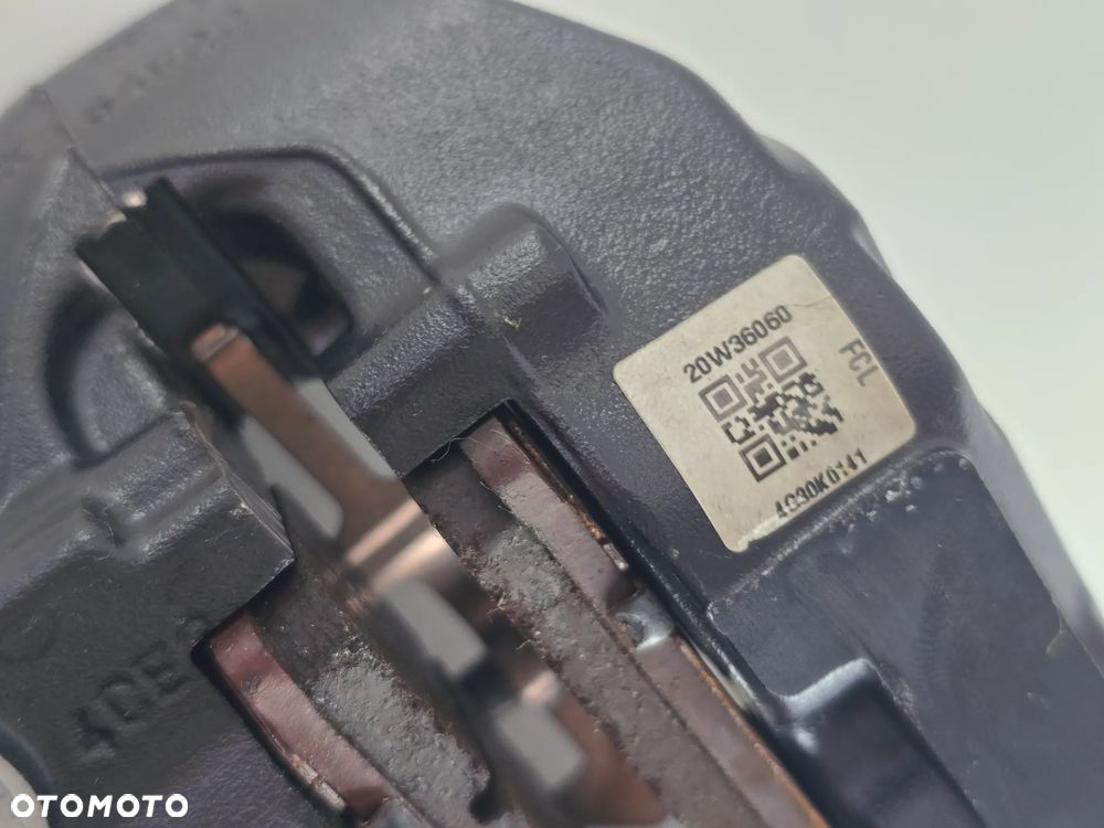 ZACISK HAMULCOWY PRZOD KLOCKI  TRIUMPH SCRAMBLER 400 SPEED - 12