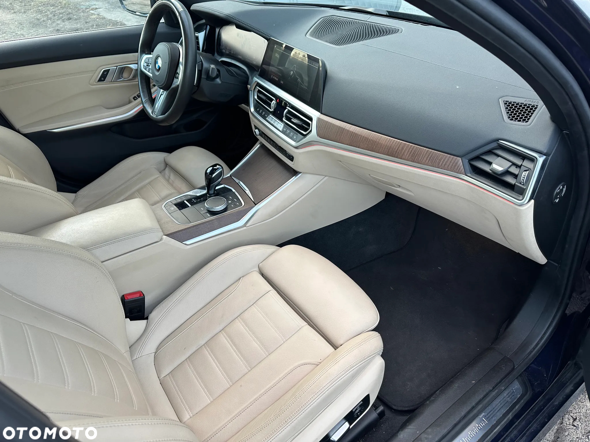 BMW Seria 3 330d xDrive - 13