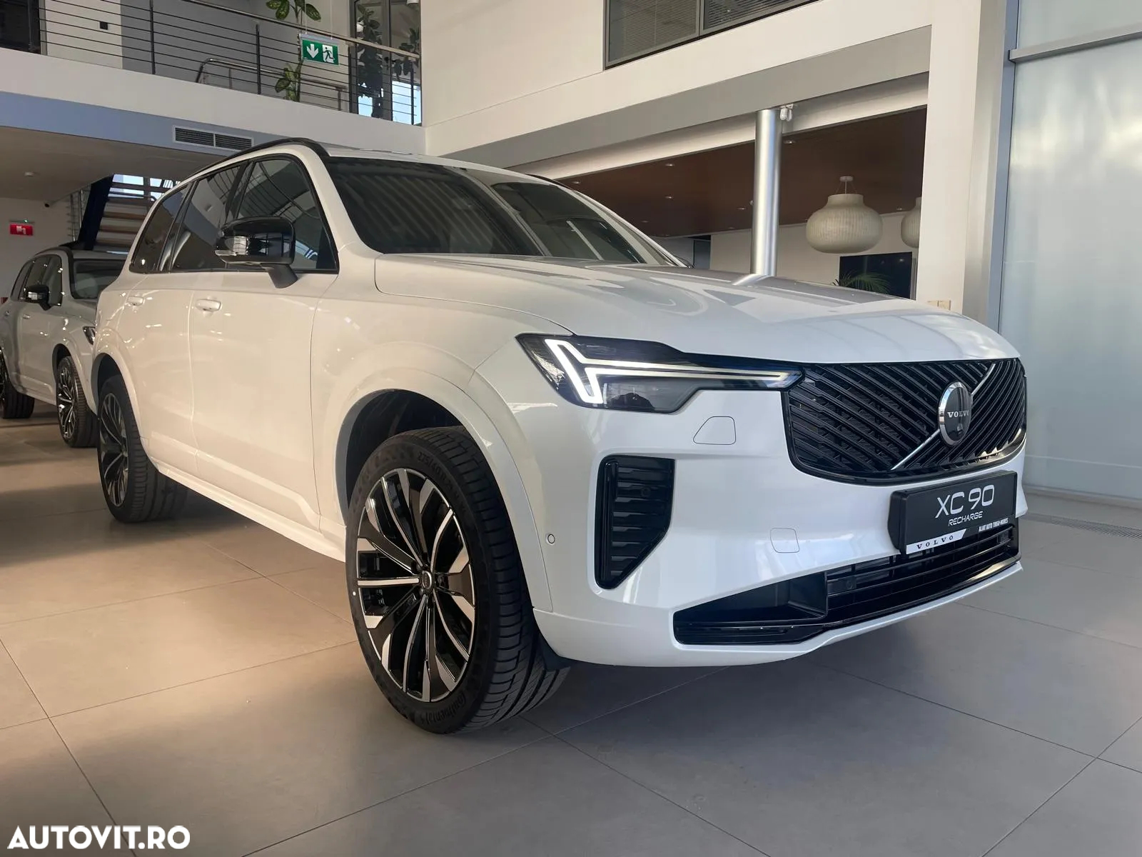 Volvo XC 90 Recharge T8 AWD Plus Dark - 4