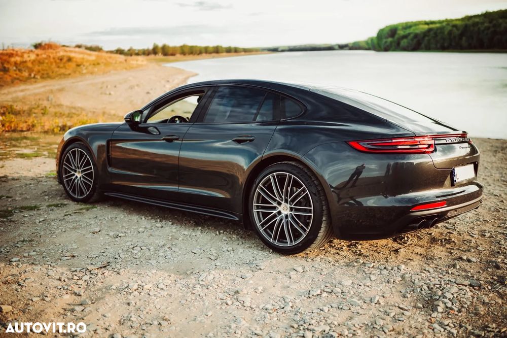 Porsche Panamera 4S - 28