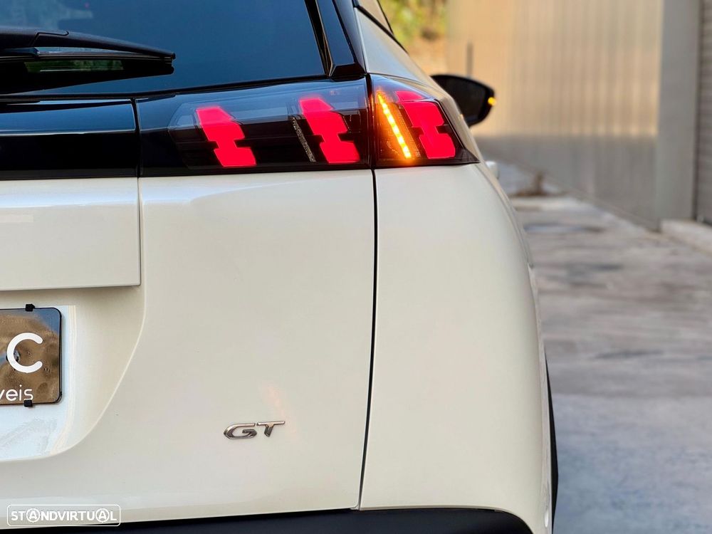 Peugeot 2008 PureTech 155 EAT8 GT - 25