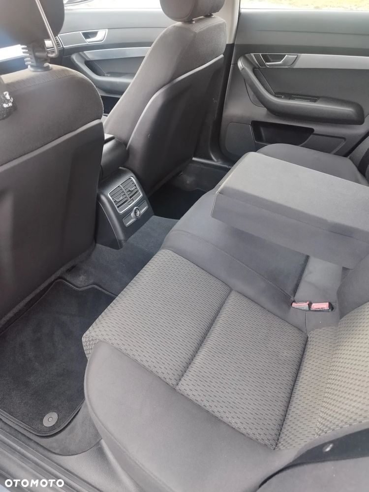 Audi A6 Limousine 2.4 - 12
