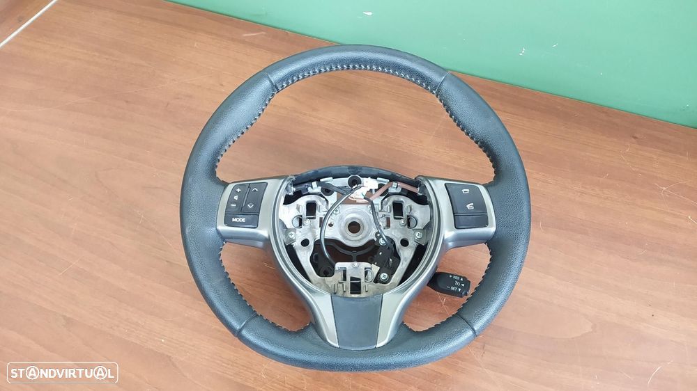 VOLANTE TOYOTA YARIS P13 - 1