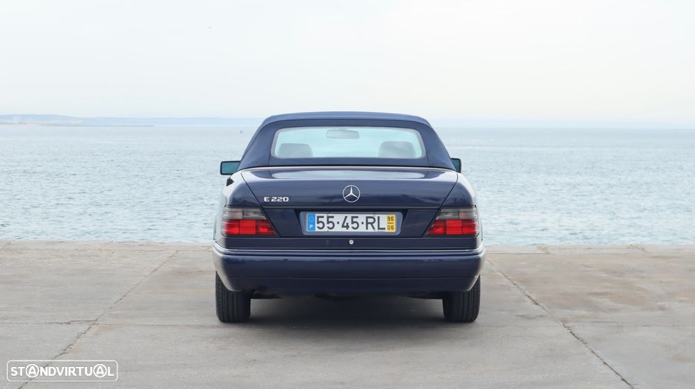 Mercedes-Benz E 220 - 22
