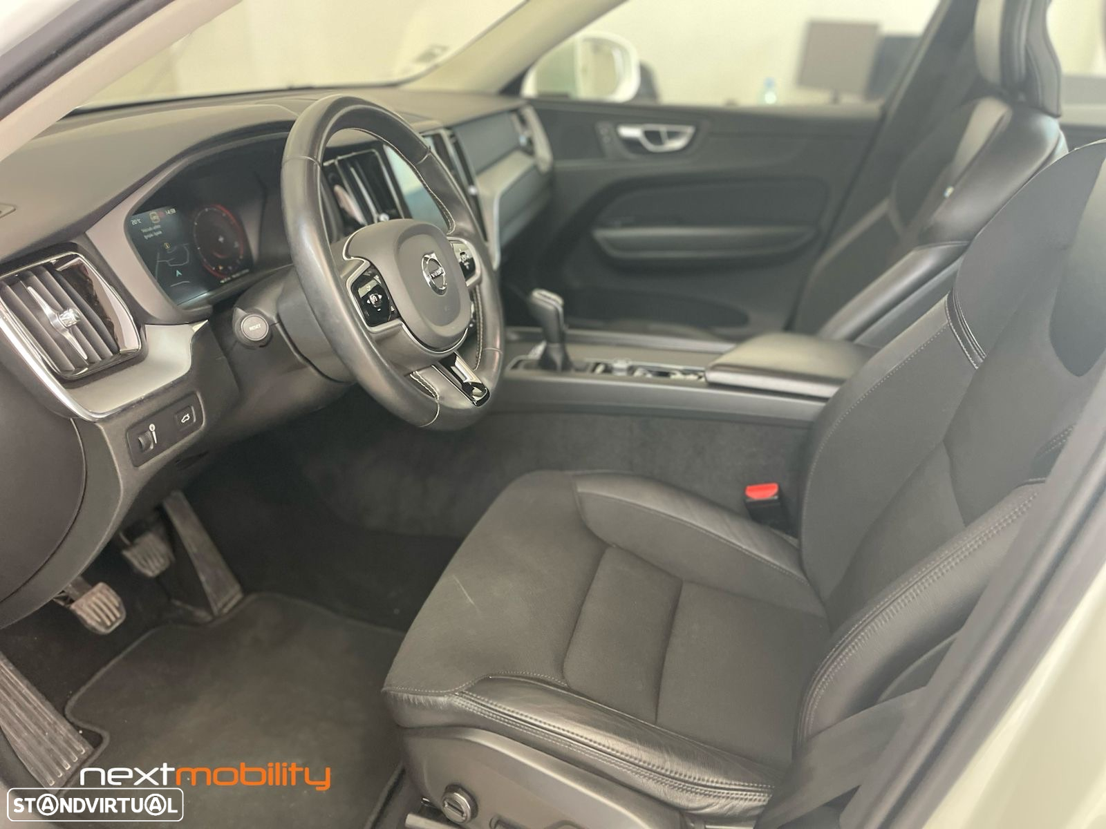 Volvo XC 60 2.0 D3 Momentum Plus - 12