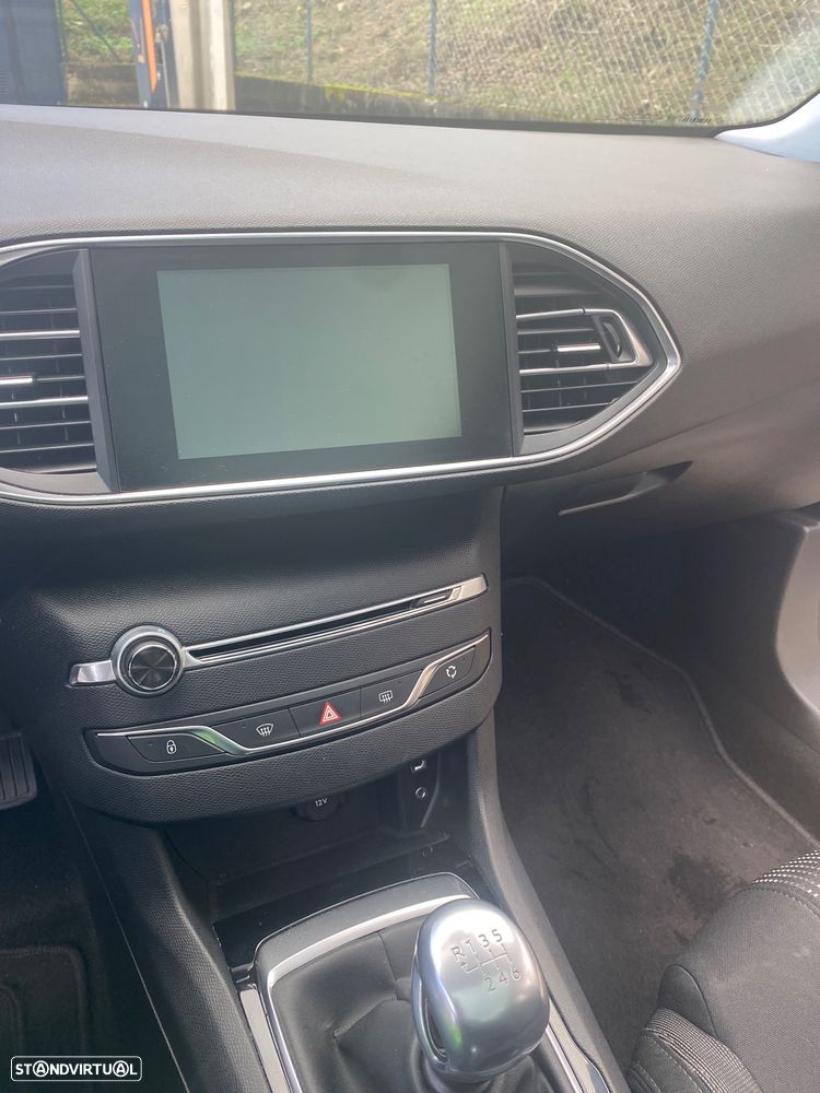 Peugeot 308 SW BlueHDi 120 Stop & Start Winter Edition - 6