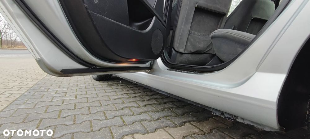 Peugeot 407 2.0 HDI Intense - 19