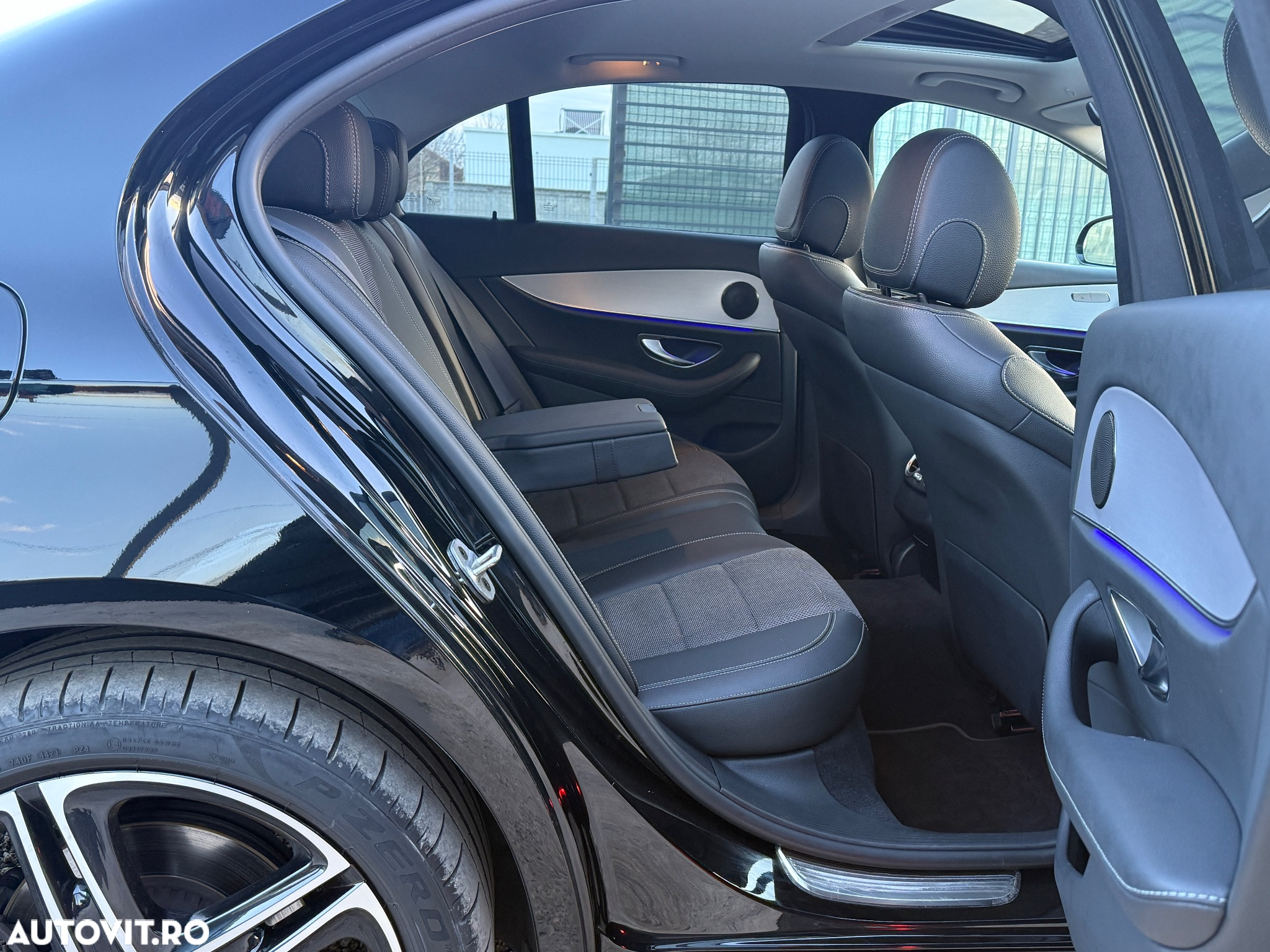 Mercedes-Benz E 300 de 4Matic 9G-TRONIC Night Edition - 14