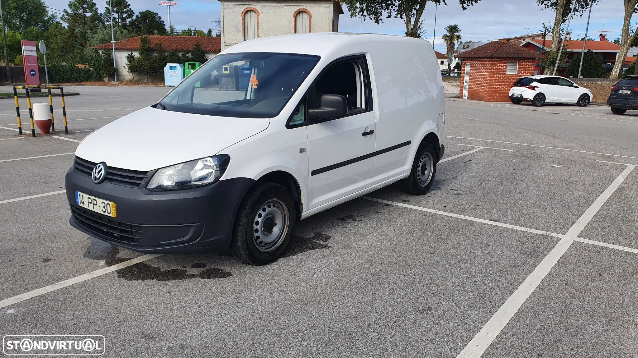 VW Caddy 1.6 TDi Confortline BlueMotion - 13