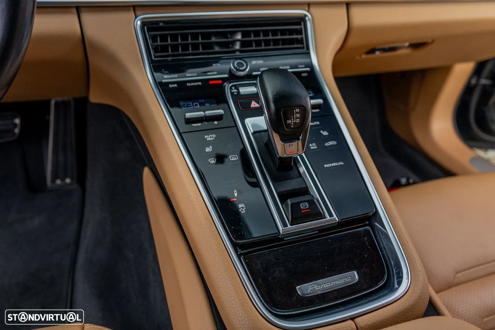 Porsche Panamera Sport Turismo 4 E-Hybrid - 36