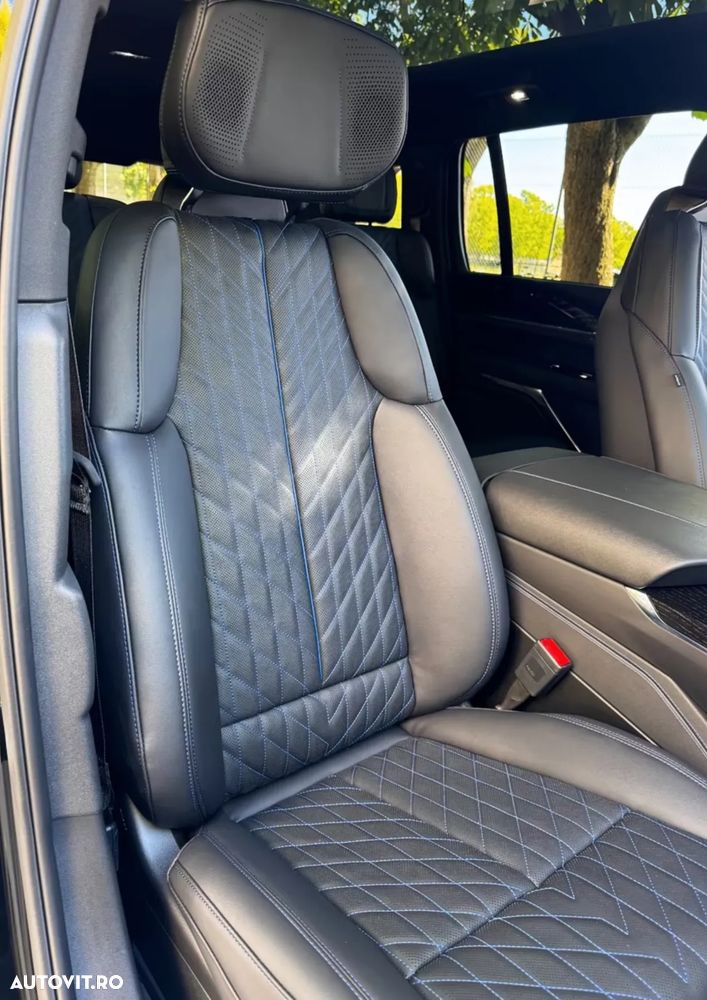Cadillac Escalade - 16