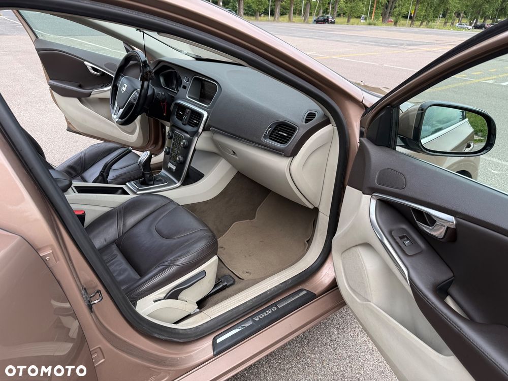 Volvo V40 D2 Momentum - 13