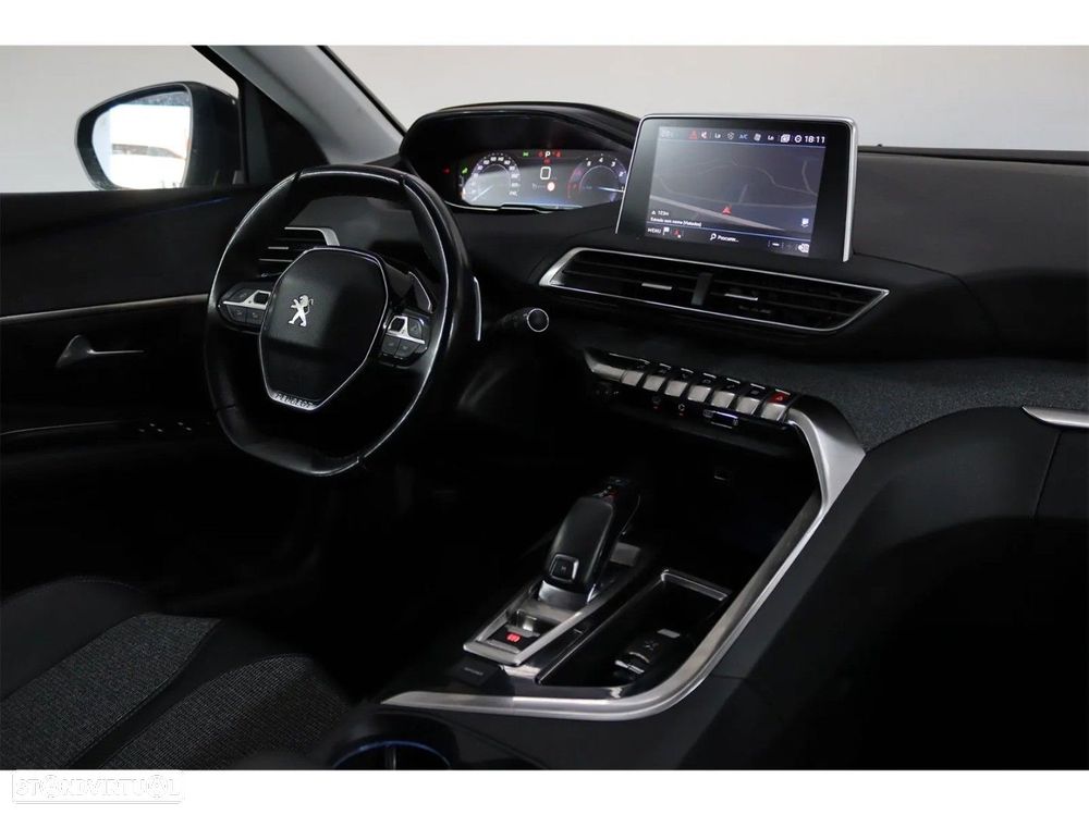 Peugeot 3008 1.2 PureTech Allure EAT8 - 11