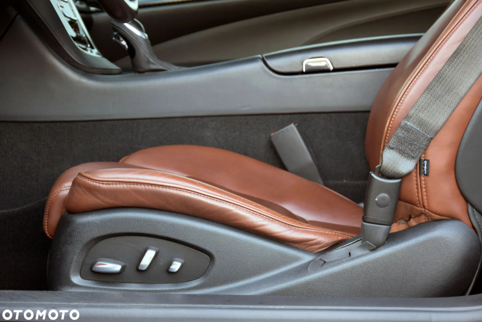 Cadillac ELR - 12