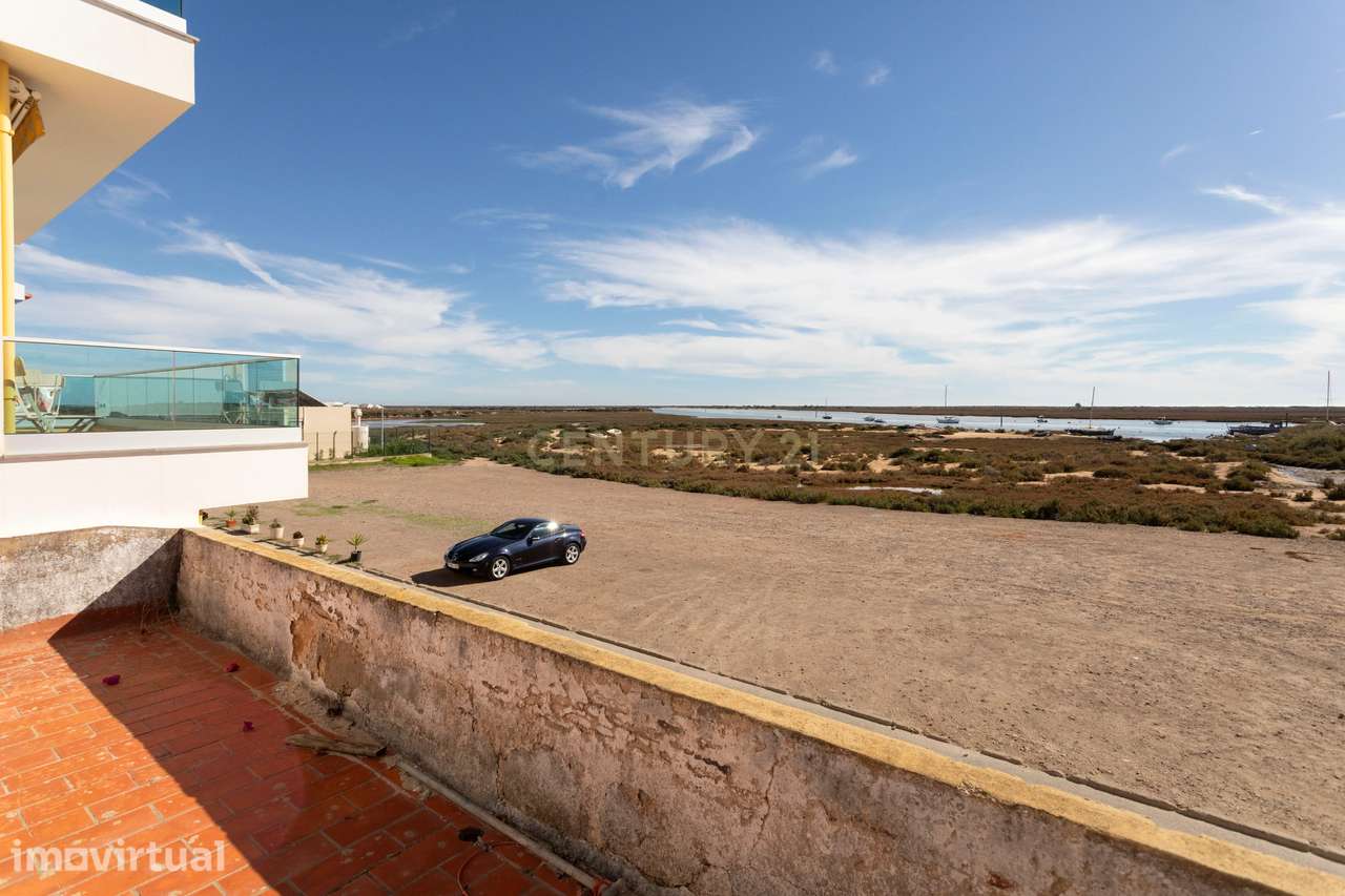 Moradia na frente ribeirinha de Santa Luzia - Grande imagem: 3/7