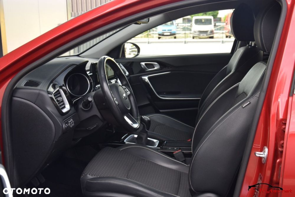 Kia XCeed - 18