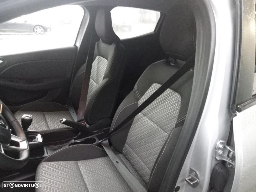 Renault Clio 1.0 TCe Evolution Bi-Fuel - 5