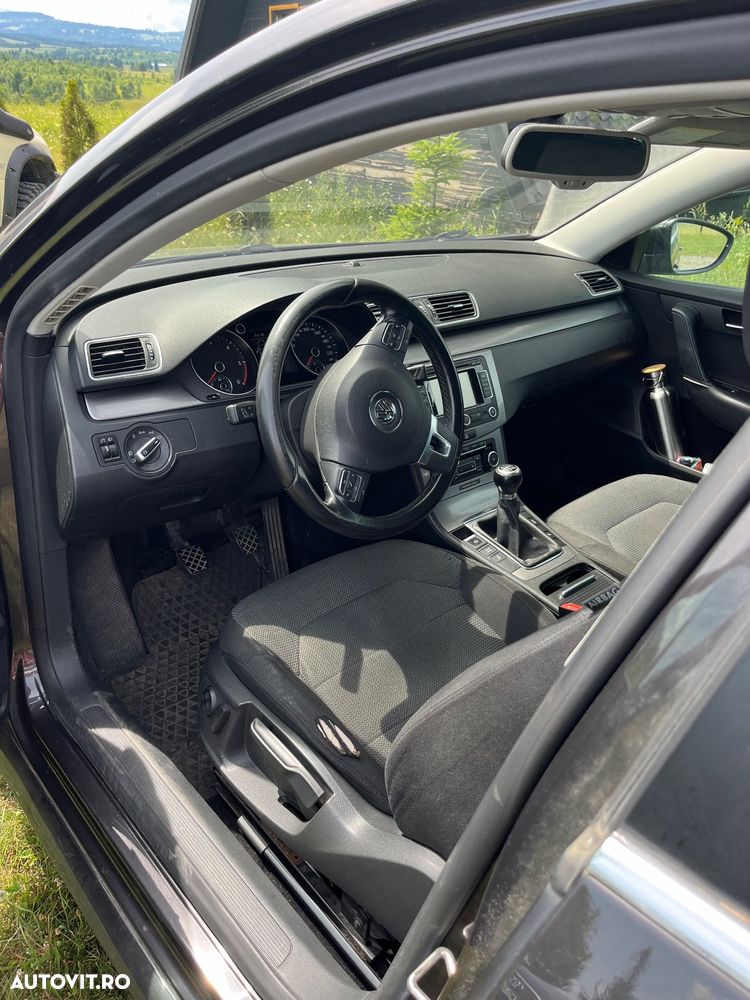 Volkswagen Passat Variant 2.0 TDI BlueMotion Technology Comfortline - 8
