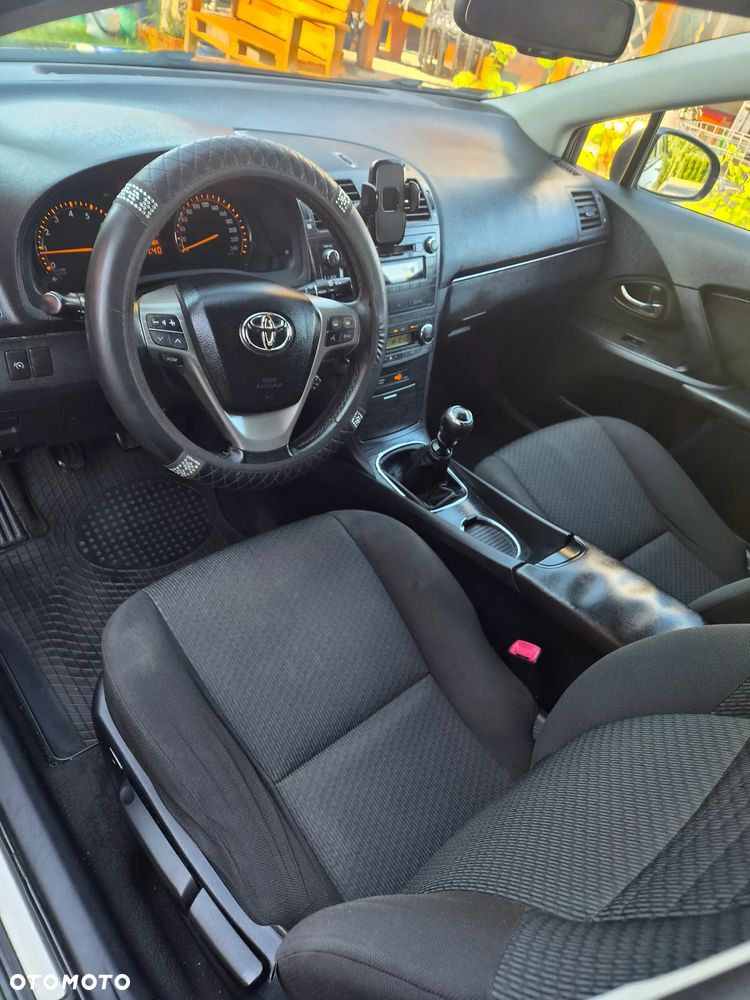 Toyota Avensis 2.0 Sol EU5 - 18