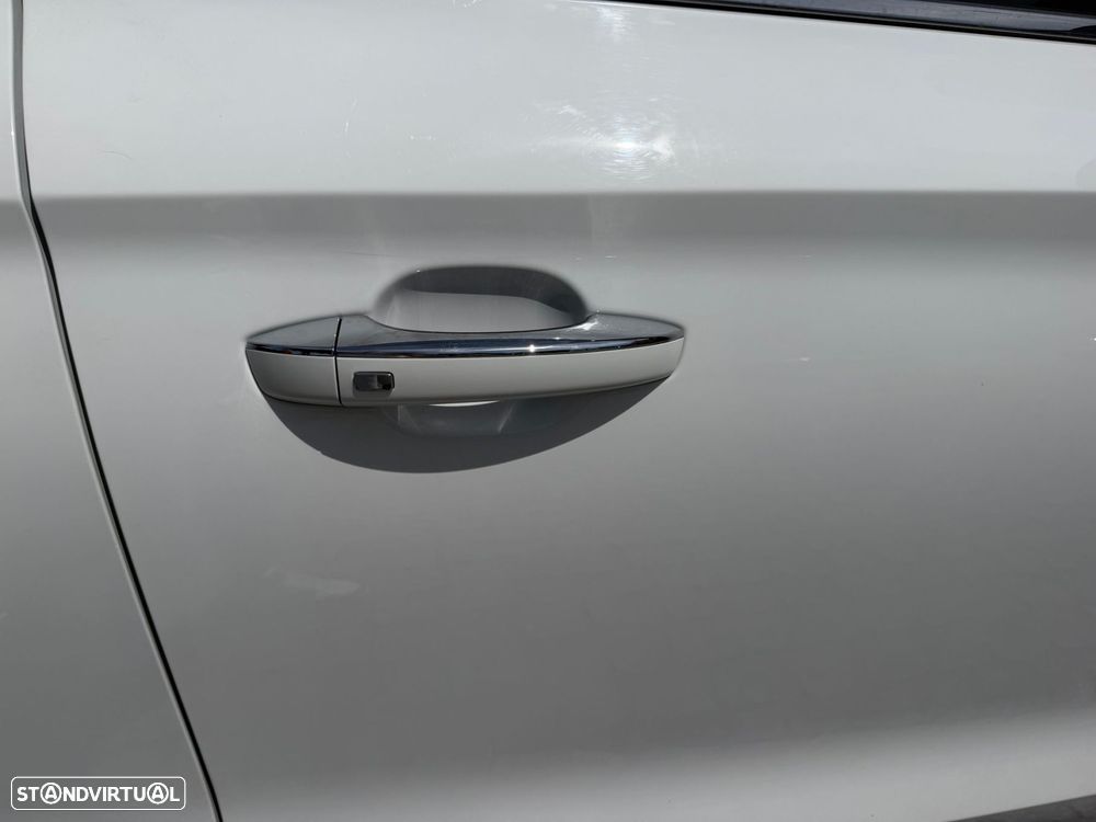 MG ZS - 19