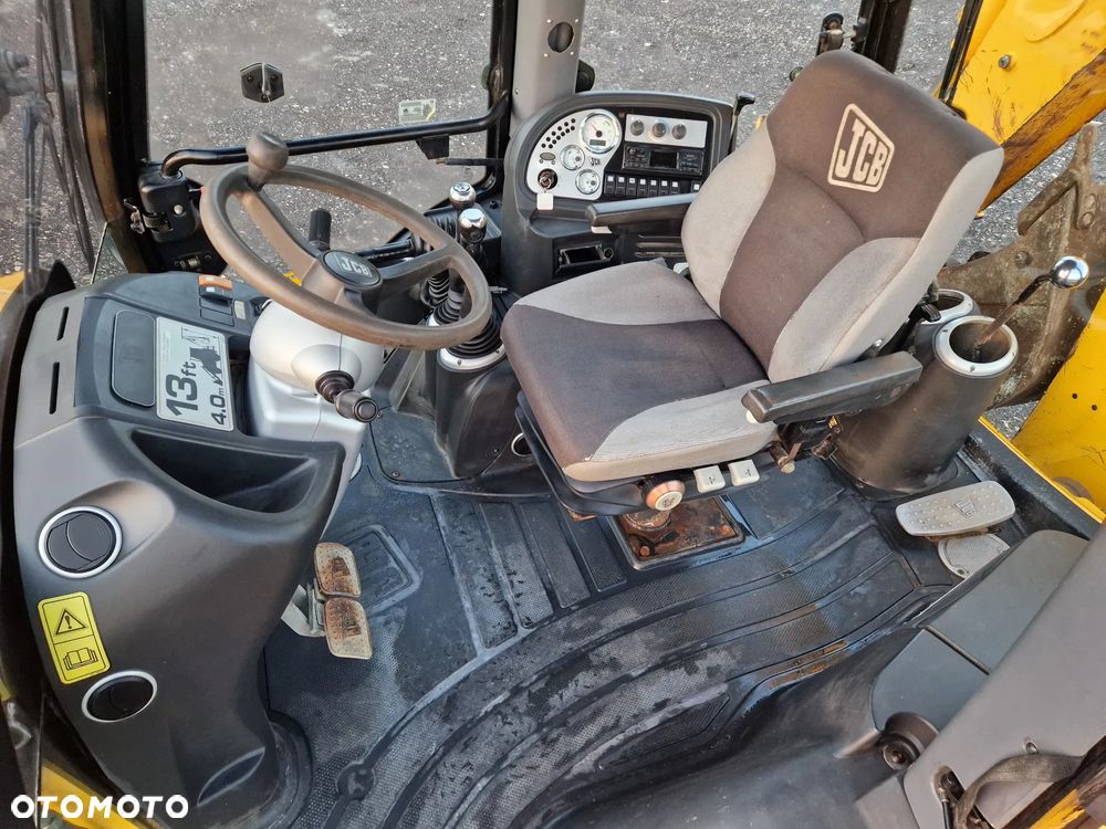 JCB 3CX - 8