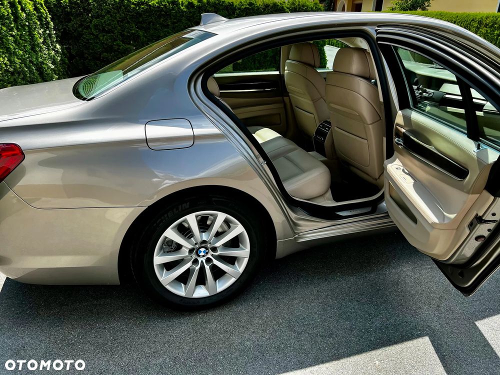 BMW Seria 7 750i L xDrive - 13