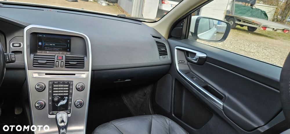 Volvo XC 60 D5 AWD Geartronic Summum - 29