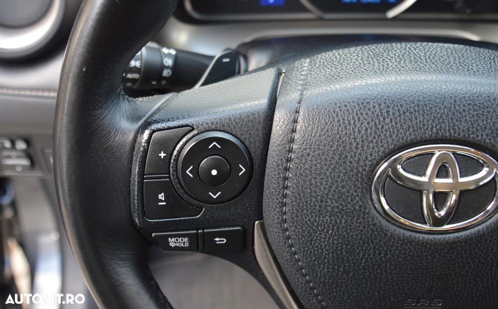 Toyota RAV4 2.2 D-4D 4x4 Automatik Edition - 27