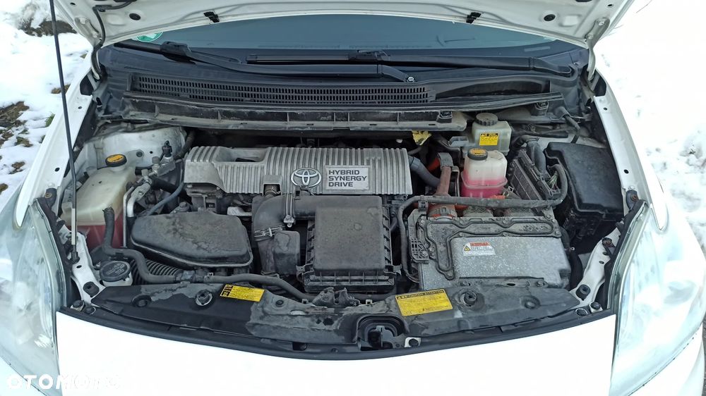 Toyota Prius (Hybrid) - 19