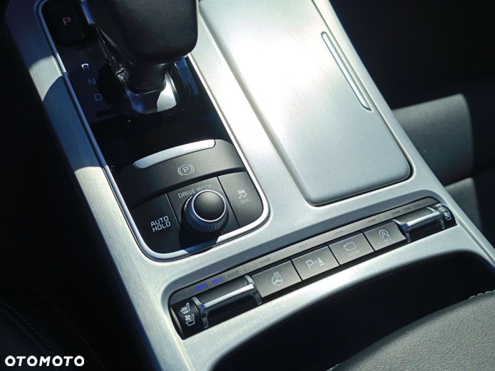 Kia Stinger - 32