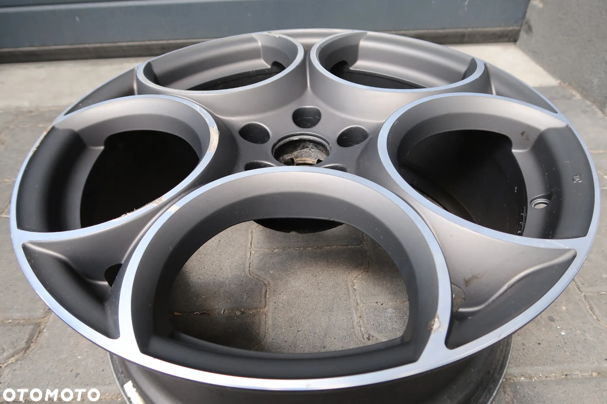 C45 FELGA ALUMINIOWA ALFA ROMEO 8X19ET34 - 2