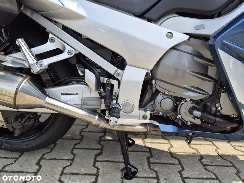 Yamaha FJR - 21