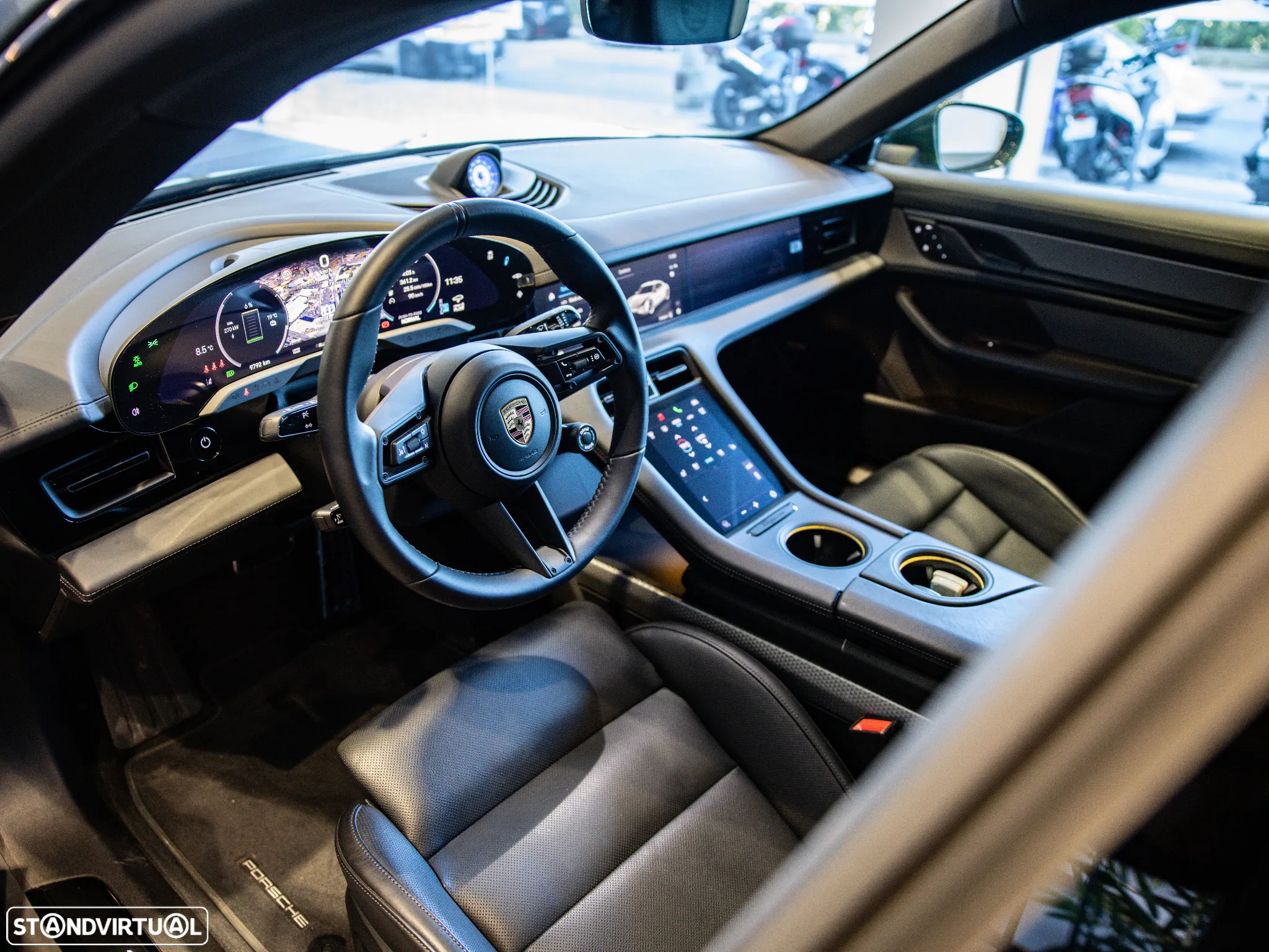 Porsche Taycan 4S - 25