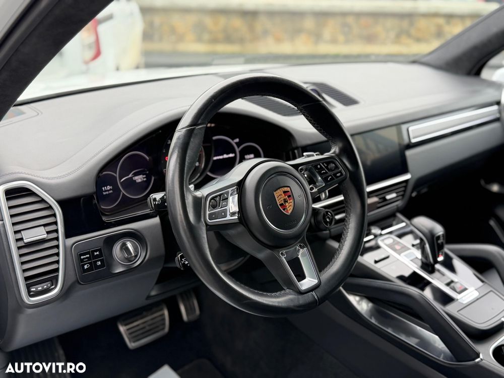 Porsche Cayenne Turbo - 21