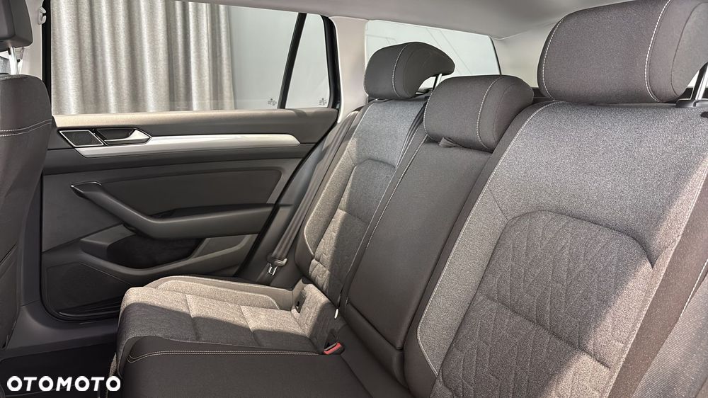 Volkswagen Passat 2.0 TDI EVO Business DSG - 17