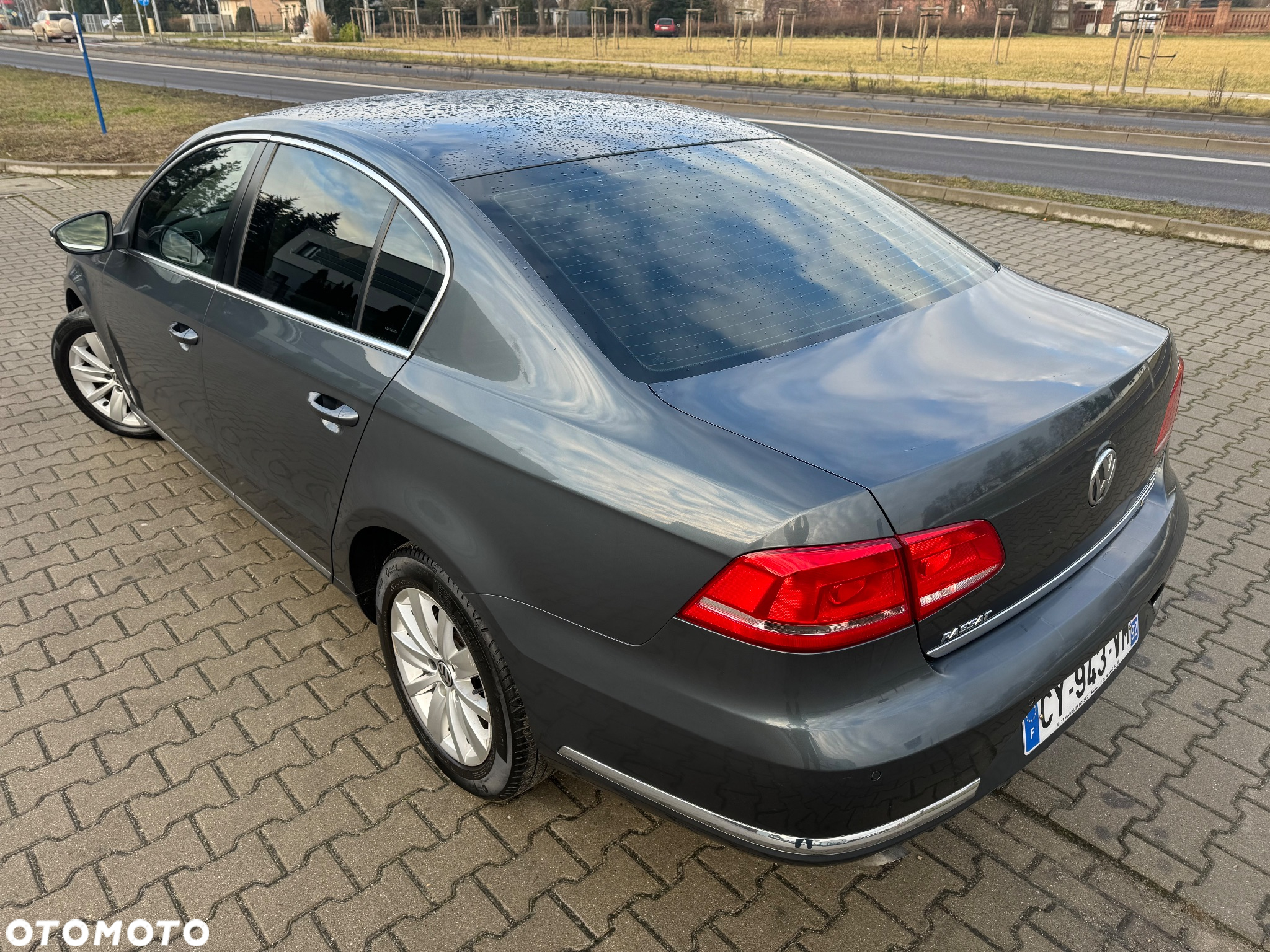 Volkswagen Passat - 10