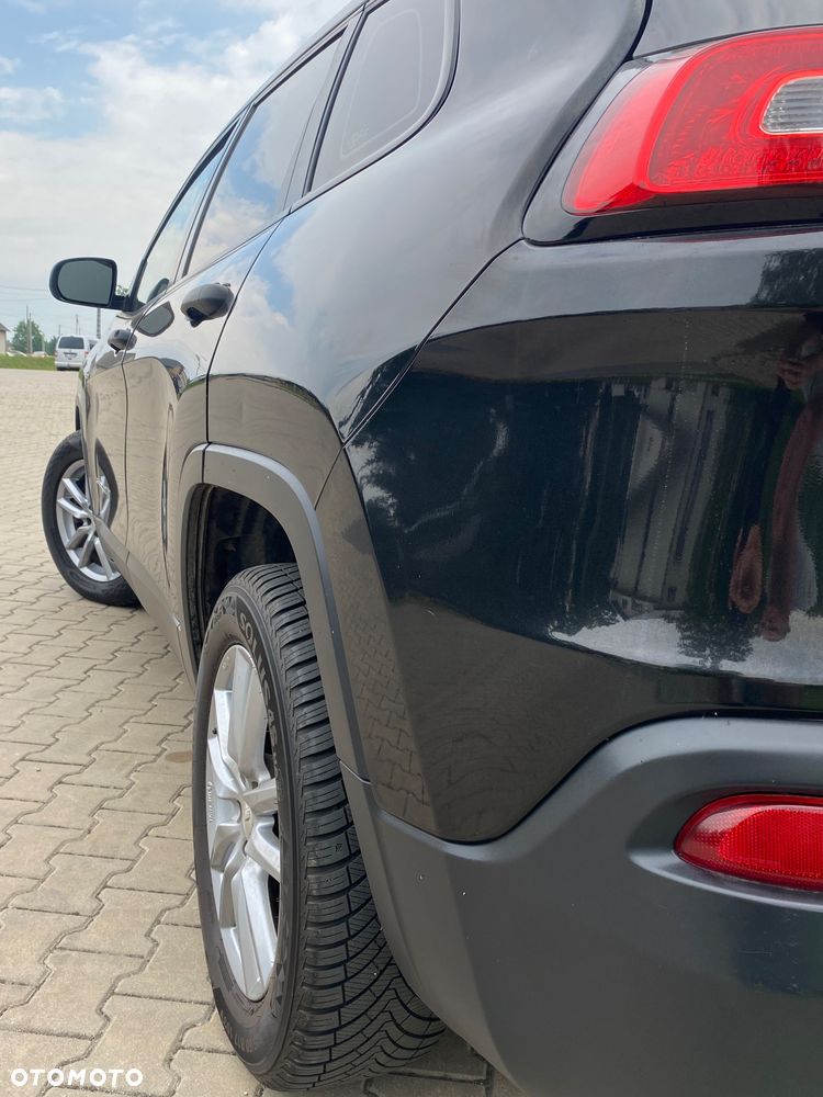 Jeep Cherokee - 10