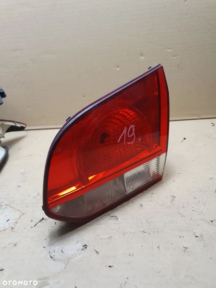 . LAMPA PRAWA W KLAPE VOLKSWAGEN GOLF 6 - 3