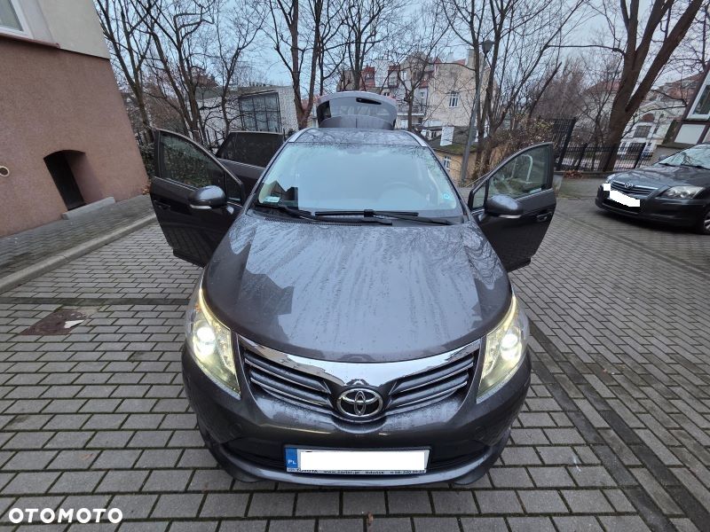 Toyota Avensis 2.0 D-4D Premium - 9